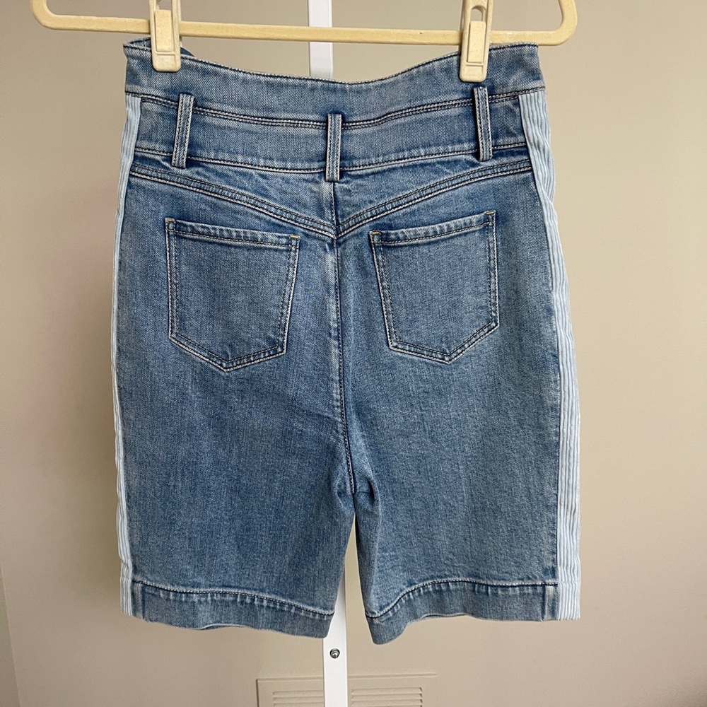 MAXRIENY BY SARA WONG JEAN SHORTS SIZE M - Picture 4 of 6